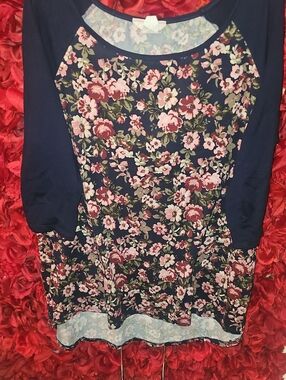 Nabee Winen's Floral Navy Raglan Sleeve Soft Feel Blouse -Size Xlarge